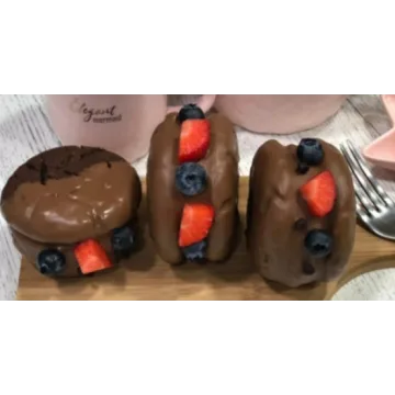 Сендвич-брауни с малиновым конфи (Камилла Хасмамедова)