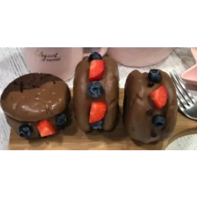 Сендвич-брауни с малиновым конфи (Камилла Хасмамедова)