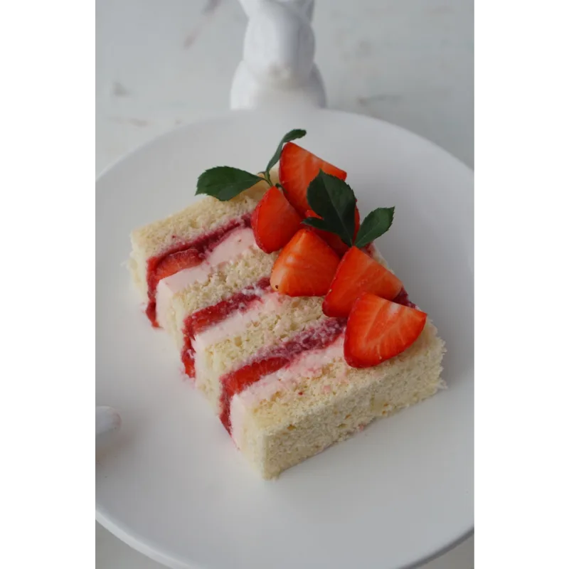 Торт "Клубничное мороженое" (Анна Ульянова, Anuta_maletina)