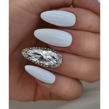 Ноготь-бриллиант (Виктория Корел)