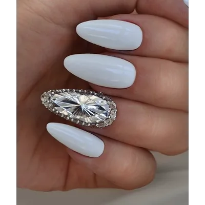 Ноготь-бриллиант (Виктория Корел)