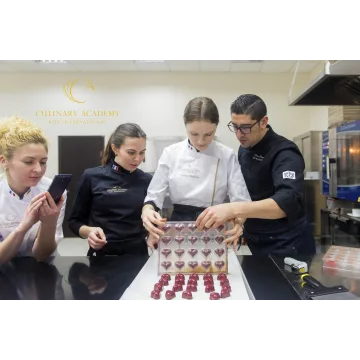 [kica] Шоколад и Конфеты. Запись 3 дневного курса (Ханс Овандо)