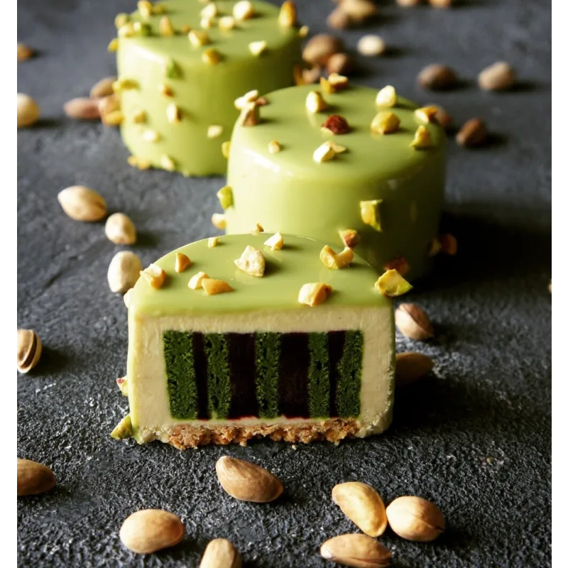 [Gnut Cake School] Три десерта - Корпусное сердце, Кокос и Фисташка (Елена Гнут, Артем Браун)