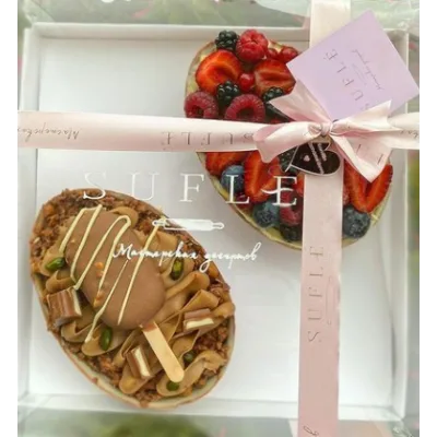 Шоколадное яйцо с начинкой «Медовик с кремом на топленой сметанке» (Камилла Хасмамедова)