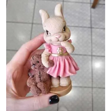 Урок по окрашиванию шоколадной фигурки в молде (Дарья Евсеева)