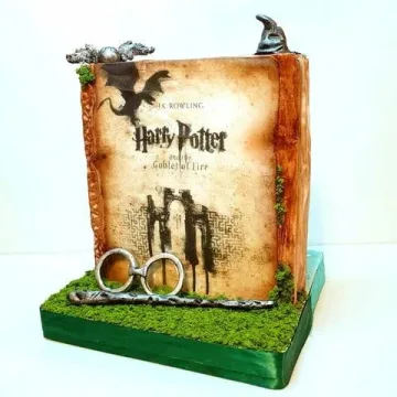 Торт - вертикальная книга Гарри Поттер (isemenova_cake)