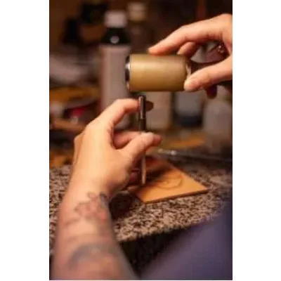 Тиснение по коже Онлайн школа художественного тиснения Анны и Сергея Кухта (Анна Кухта, Сергей Кухта)