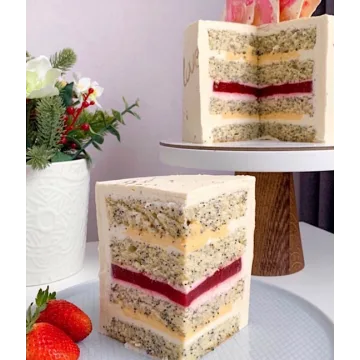 Рецепт бисквитного торта Мак-лимон-клубника (@kasadelika)