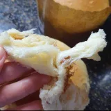 Кружевной кулич с цветами и пряничными голубями 2021 (Надежда Коломейцева)