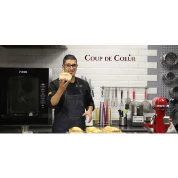 Соленая французская бриошь с Камамбером, оливками и беконом (Ханс Овандо)