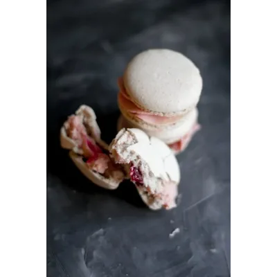 Макарон с малиновой начинкой + Пять начинок (Нюта Зеленская)