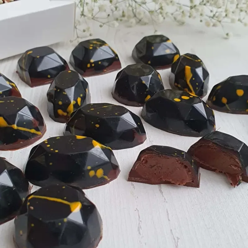 Курс "Корпусные конфеты" (ganacheschool)