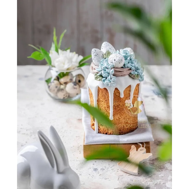 Кружевной кулич с декором 2 (Надежда Коломейцева)