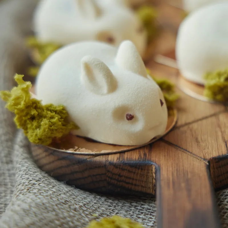 Муссовое пирожное "Белый кролик" (Ксения Нохрина)