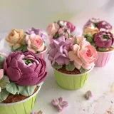 Видеоурок "Цветы из белкового крема" (Лариса Лазарева)