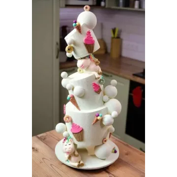 Торт в три яруса на шоколадных шарах (Евгения Волошина)