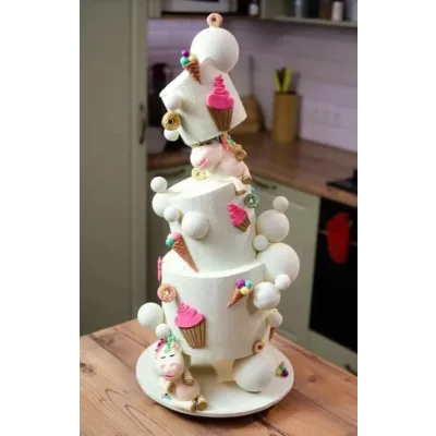 Торт в три яруса на шоколадных шарах (Евгения Волошина)