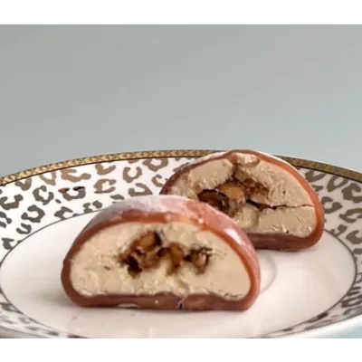 [bergamot_ii] Начинка моти Крем-брюле с фундуком в глазури (Екатерина Леонова)