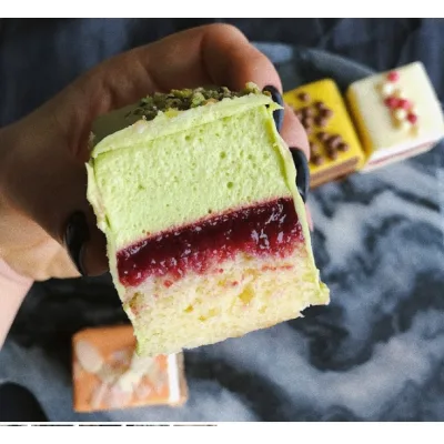 Нарезные муссовые пирожные (Маша Шелушенко)