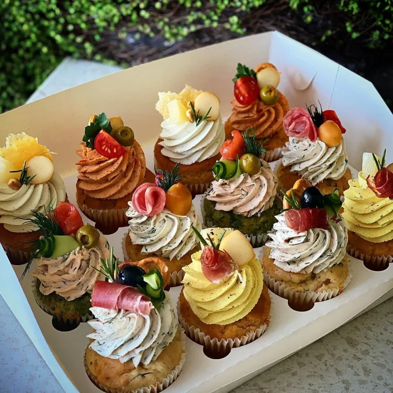 Закусочные капкейки (brutal_cakes)